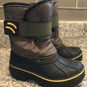 Cat & Jack (Target) Thermolite SnowBoots size 5/6